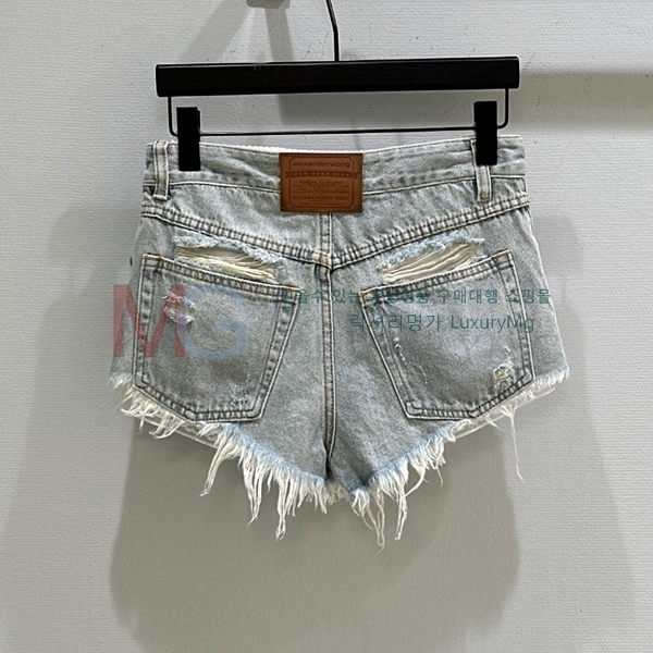  ˷  AQ425635-2