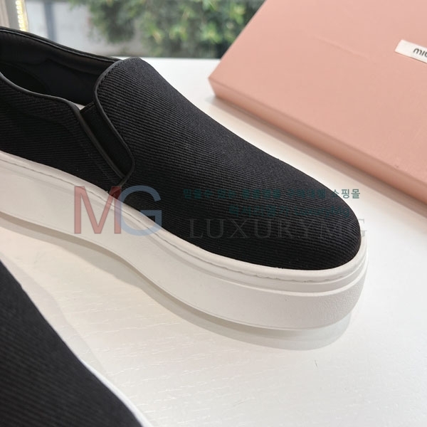  ̿̿  MIU688033-1