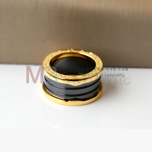 Ұ  BV641733-1
