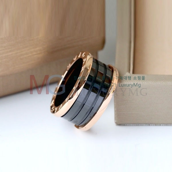 Ұ  BV641733-1