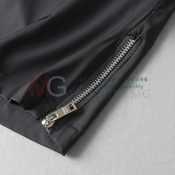   ݹ 489585-3