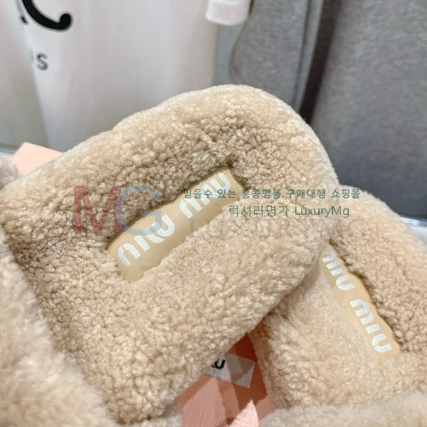  ̿̿   MIU09663-4