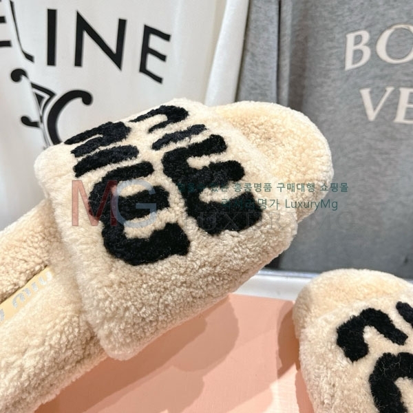  ̿̿   MIU09663-4
