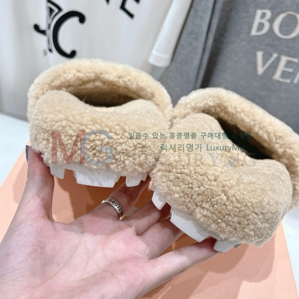  ̿̿   MIU09663-4