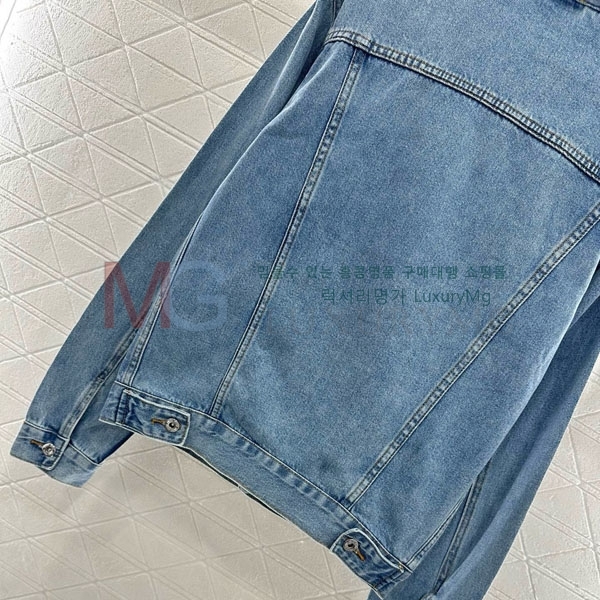 ̿̿  MIU248924-3