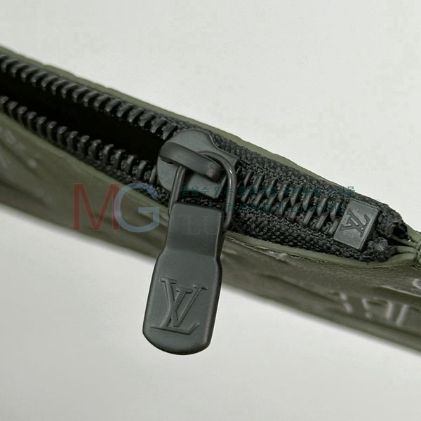 ̺   M81115-201