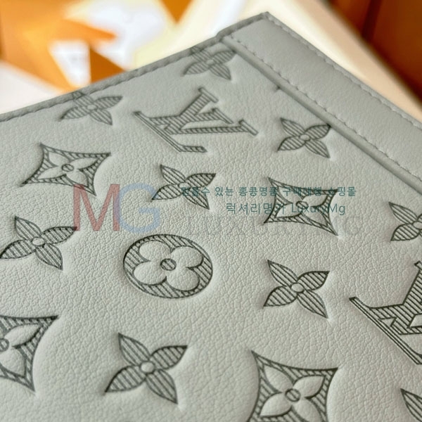 ̺   M81115-202