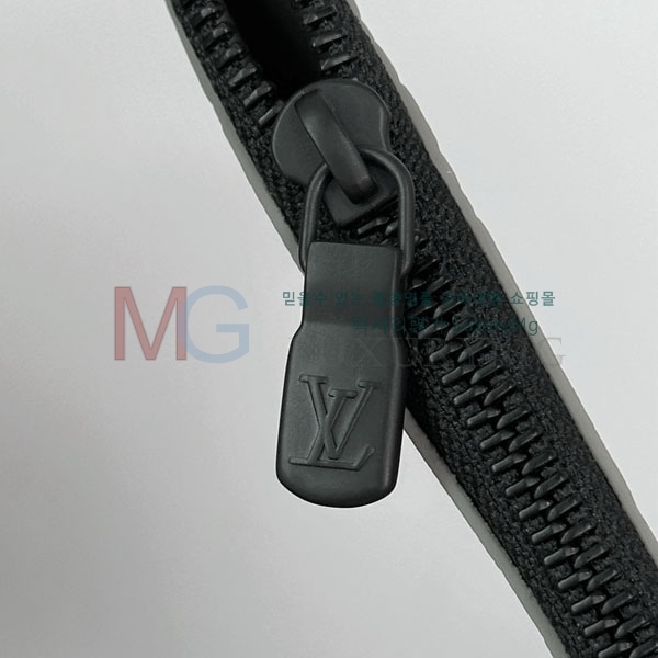 ̺   M81115-202
