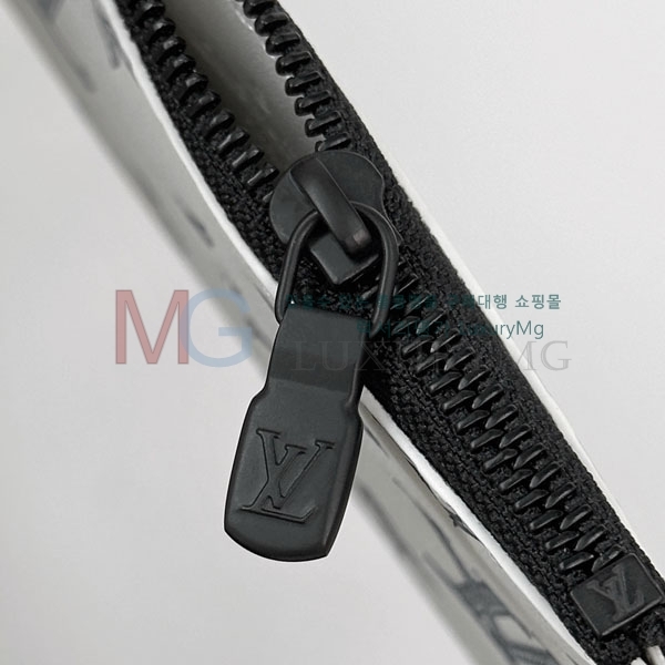̺   M81115-204