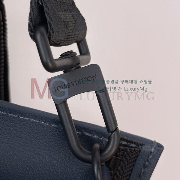̺   M81115-206