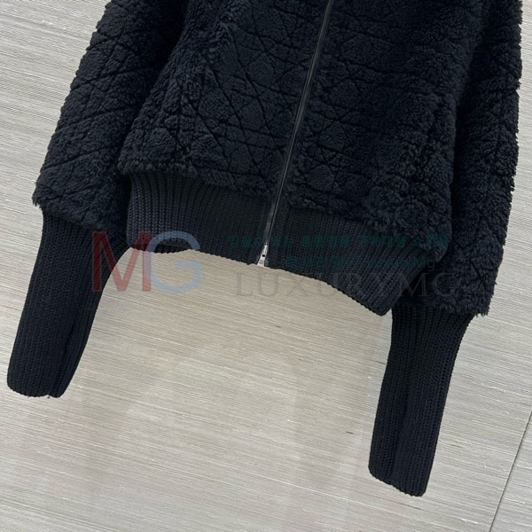   þ   DO6134054-10