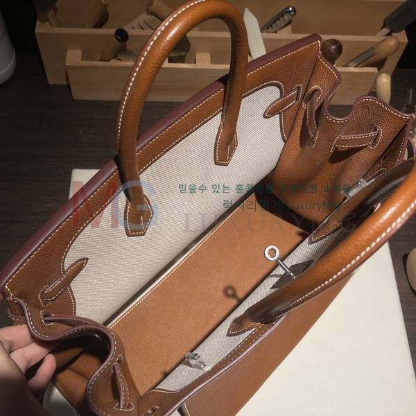 ޽ 35 Ų H240060-103