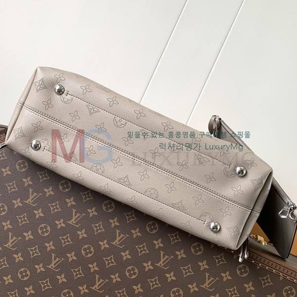 ̺  M13180-1