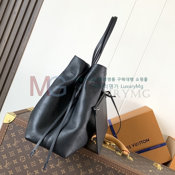 ̺  M13179-1