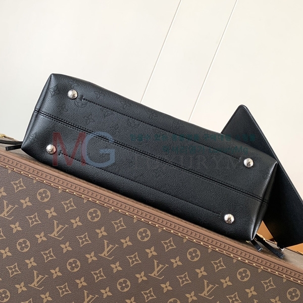 ̺  M13179-1