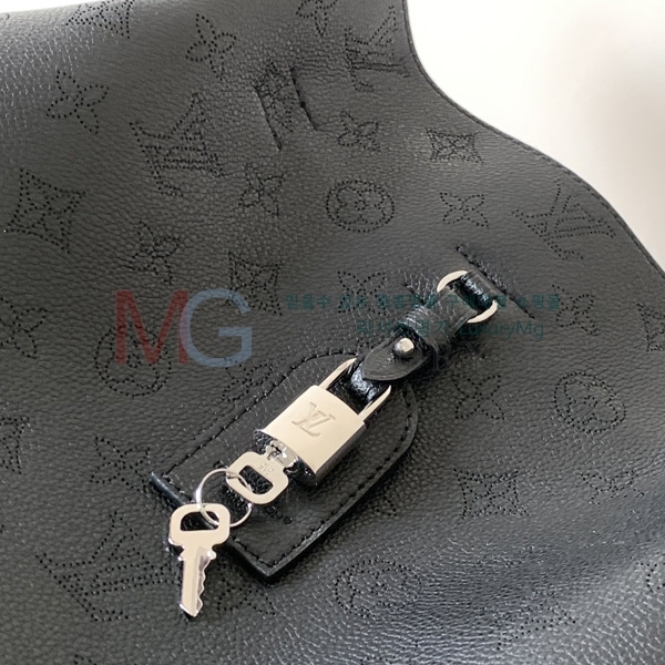 ̺  M13179-1