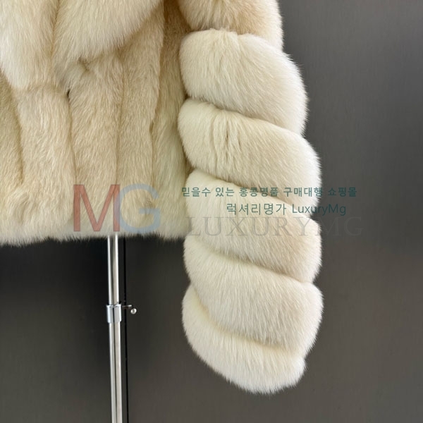   þ   DO8234077-10