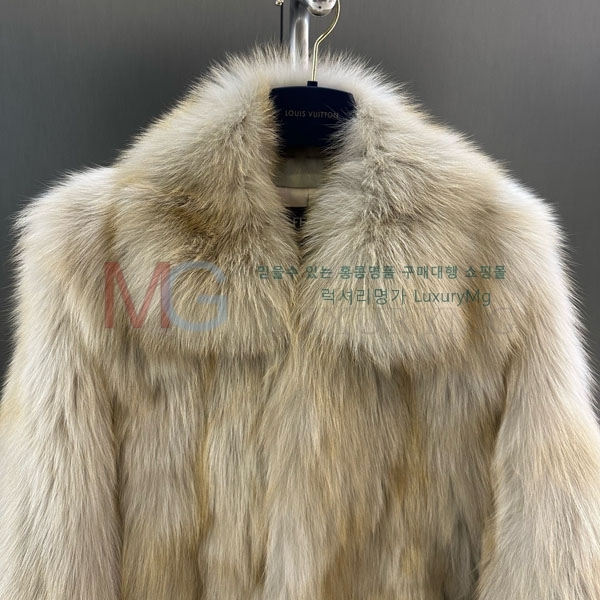   þ   FEND234008-7