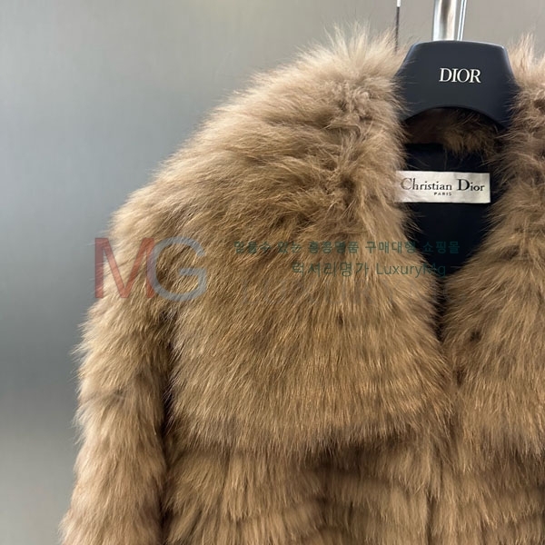   þ   DO8234077-12