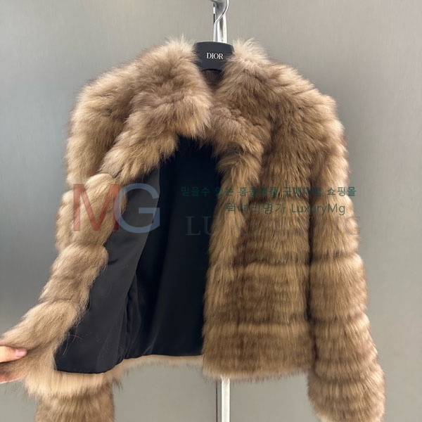   þ   DO8234077-14