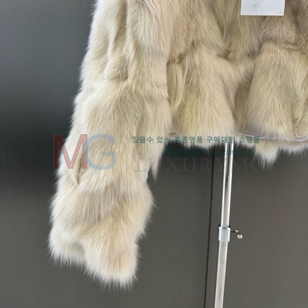   þ   DO8234077-24