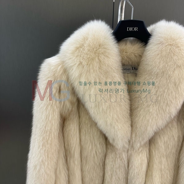   þ   DO8234077-25