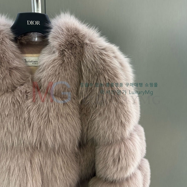   þ   DO8234077-27