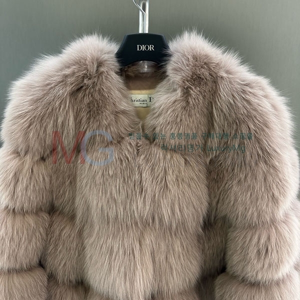   þ   DO8234077-27