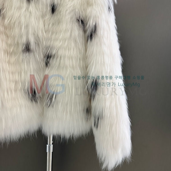   þ   DO8234077-29