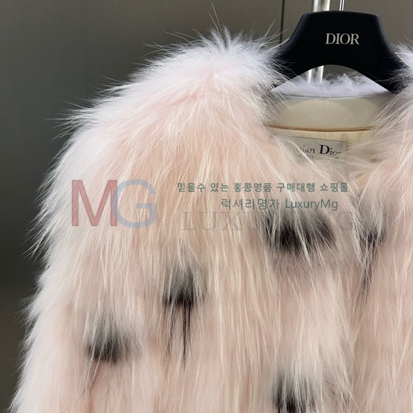   þ   DO8234077-30