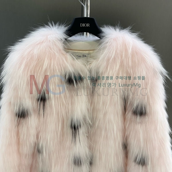   þ   DO8234077-30