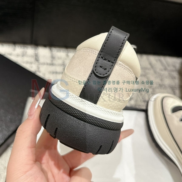  * ĳ־ Ŀ AT555037-1