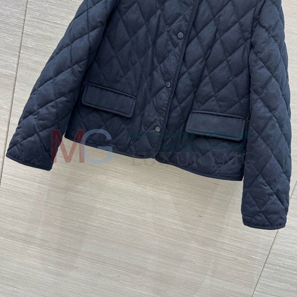 ���� �η�**�� �ٿ� �е� LP2923022-4