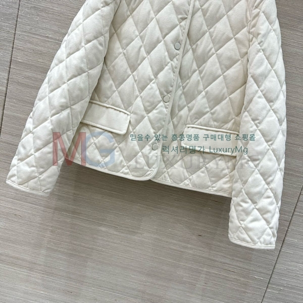 ���� �η�**�� �ٿ� �е� LP2923022-5