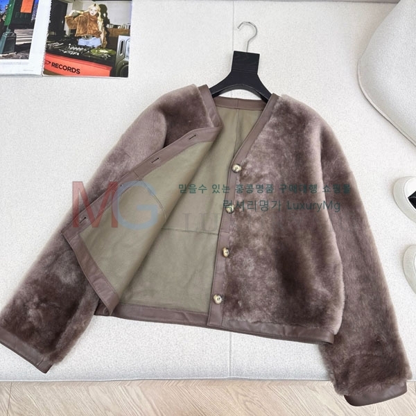  ο þ   LOW23023-3