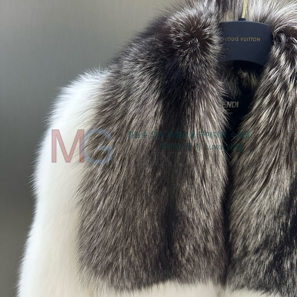   þ   FEND223424-2