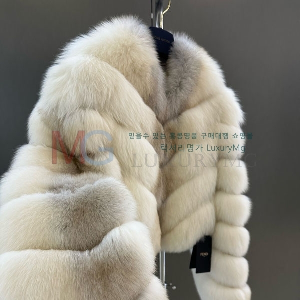   þ   FEND223424-4