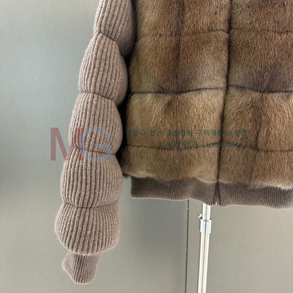 ���� ��**�� �þ �� ���� �ٿ� �е� LP562230-2