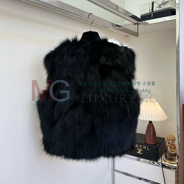   þ    DO8282306-7