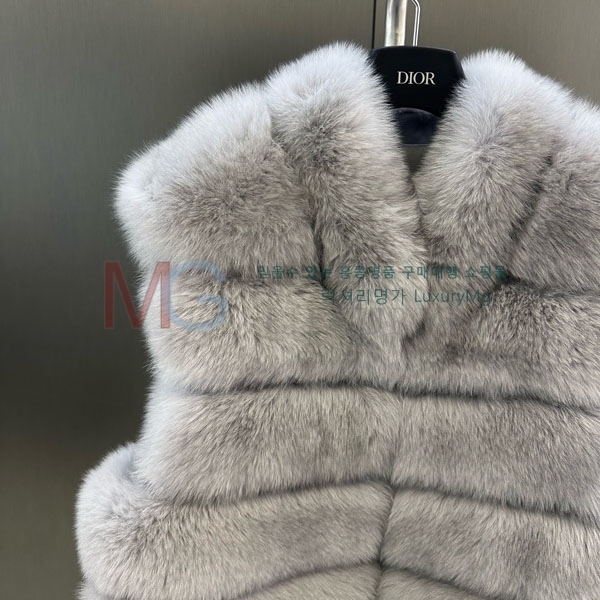   þ    DO8282306-8