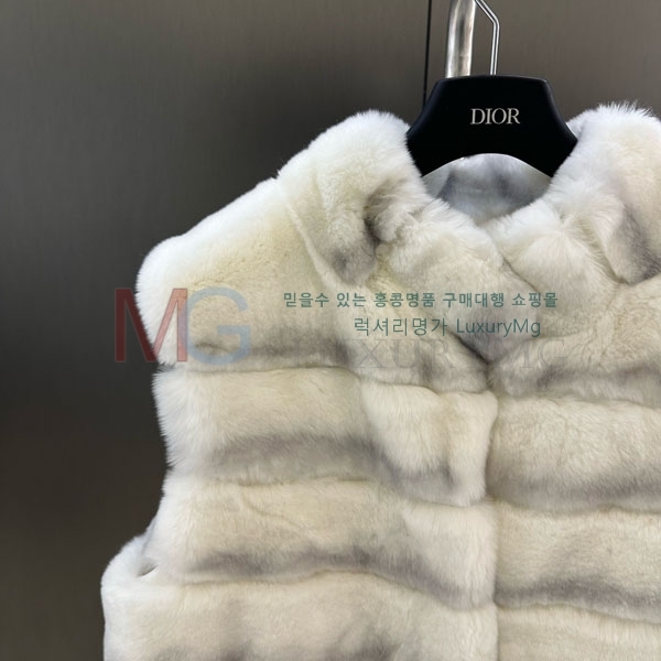   þ    DO8282306-15