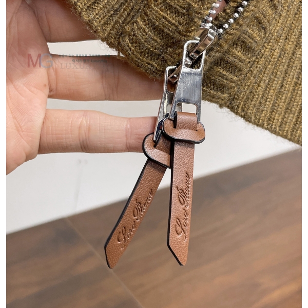 ���� �η�**�� ����� ���� LP646873-2