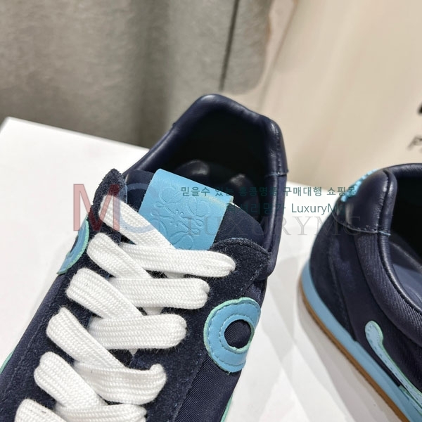 ���� �ο��� ����Ŀ�� R7T63301-8