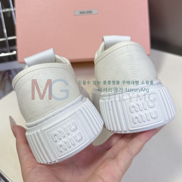 ���� �̿�̿� ����Ŀ�� MI3302884-2