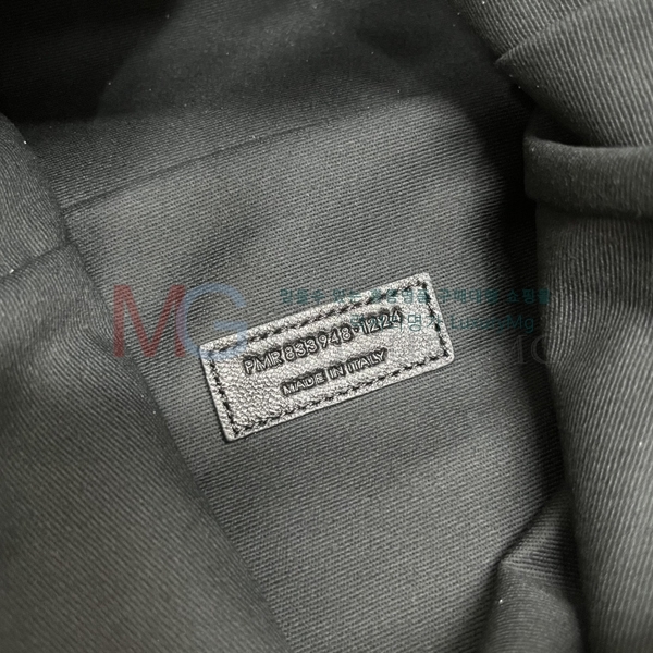 ζ ̹ 4.3  ۹ 833948-2