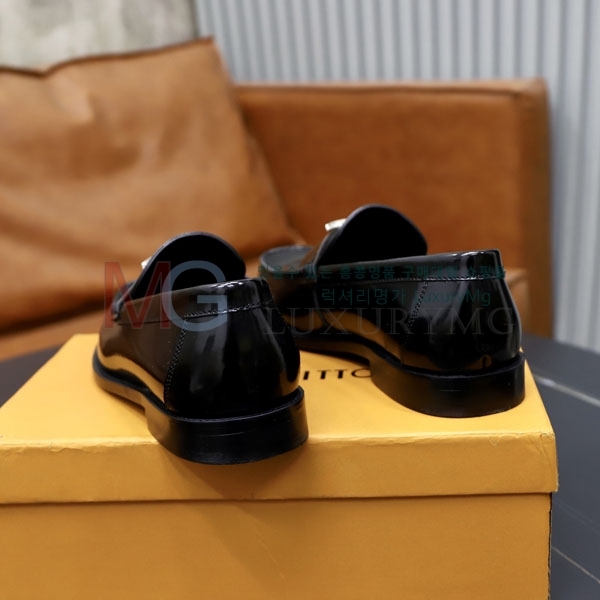  ̺ ĳ־  1LV3077806-4