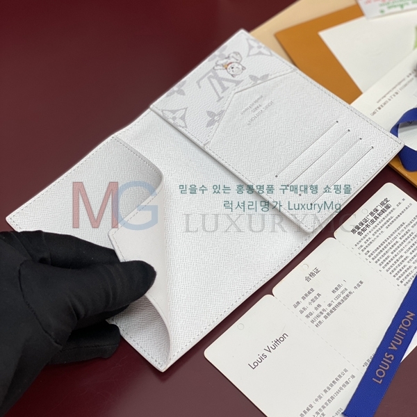 ���̺��� �н���Ʈ Ŀ�� �������� M27083-1