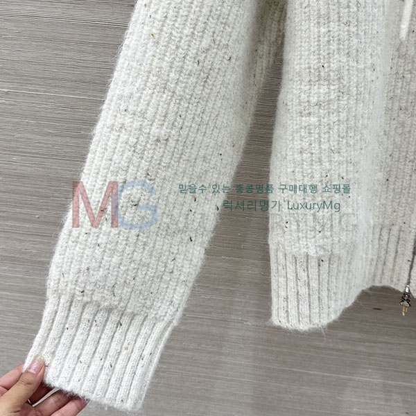 ���� ũ������ �ĵ�Ƽ CHS231230-2