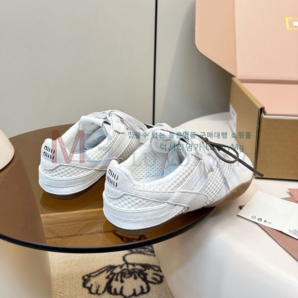 �������� �̿�̿� ����Ŀ�� M5M66011-3