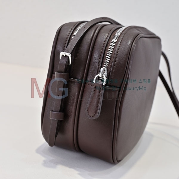 �� �ο� Ʈ���� 950100-3